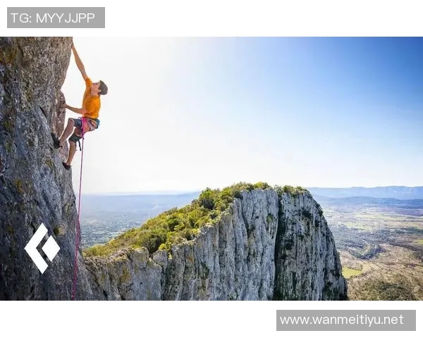 实时新闻攀岩精神的力量深入剖析上海攀岩队员的心理素质与挑战